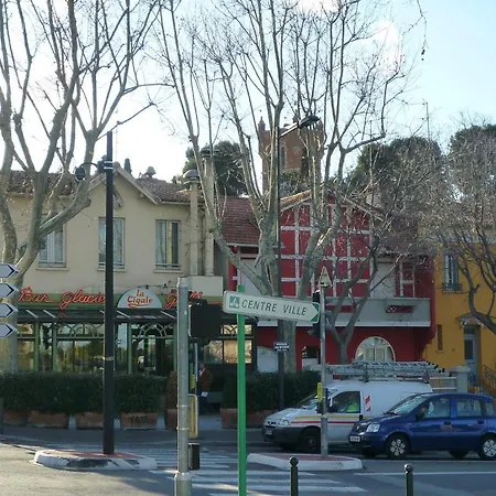 Hotel La Cigale 2*