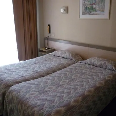 La Cigale Hotel 2*