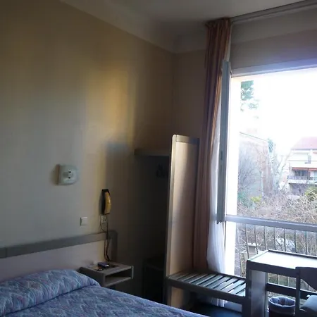 Hotel La Cigale 2*